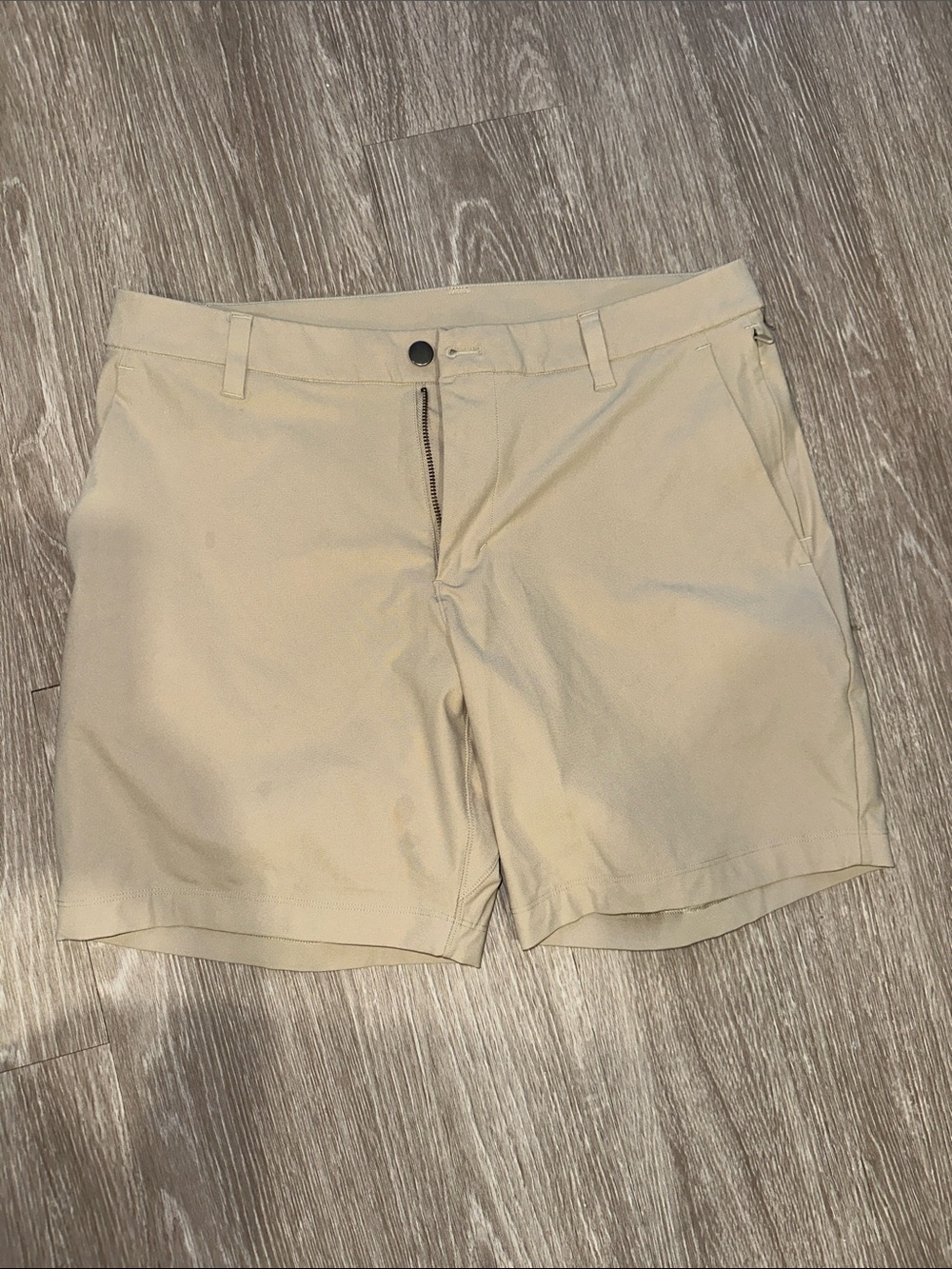 lululemon athletica Men's Khaki Flat-Front Shorts